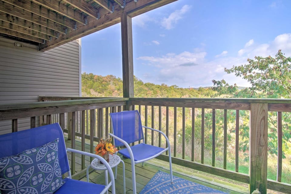 5 Mi to Marvel Cave: Ground-Level Branson Apt! House in Branson