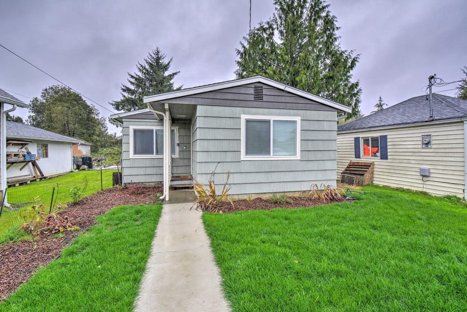 Pet-Friendly Hoquiam Cottage Near River Access! House in Washington