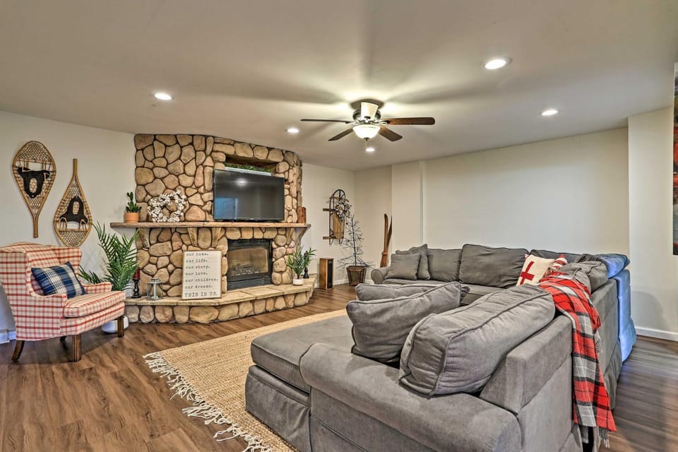 Vernon Condo w/ Deck, Near Appalachian Trail! House in Vernon Township