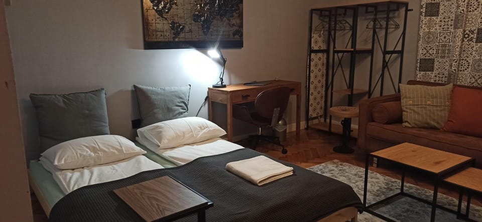Bed, Living room