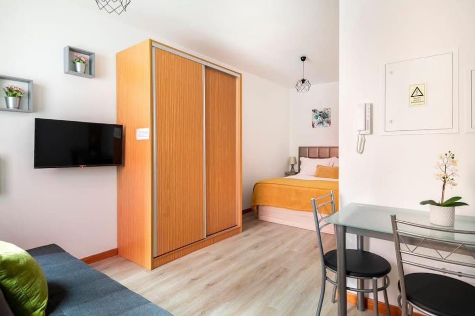 Bedroom, wardrobe
