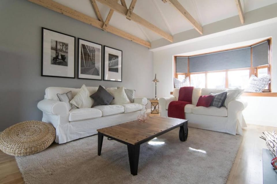 Kilburn Holiday Cottage House in Scotland