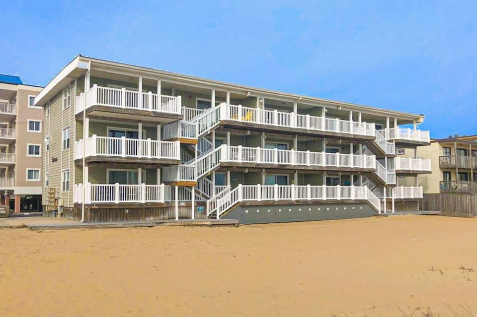 Tropicana 8 House in Ocean City