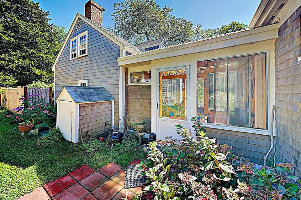 Brookview Bungalow House in Wellfleet