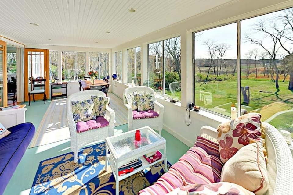 Brookview Bungalow House in Wellfleet