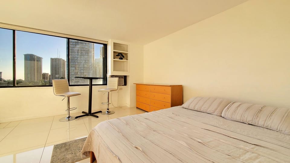 Waikiki beach cozy studio no resort fee Apartment hotel in McCully-Moiliili