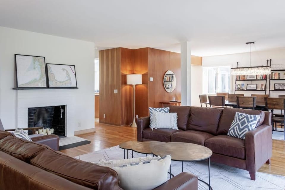 Blackfish Bungalow House in Wellfleet