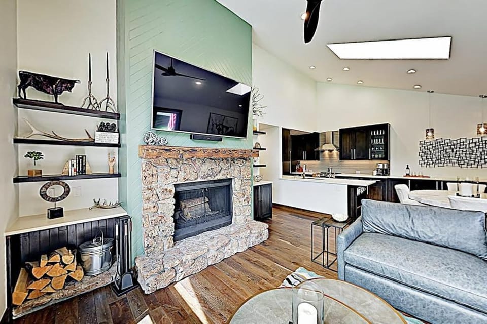 Buck Creek C203 Apartment in Avon