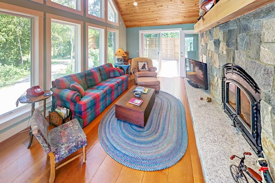 TV and multimedia, Living room, Seating area