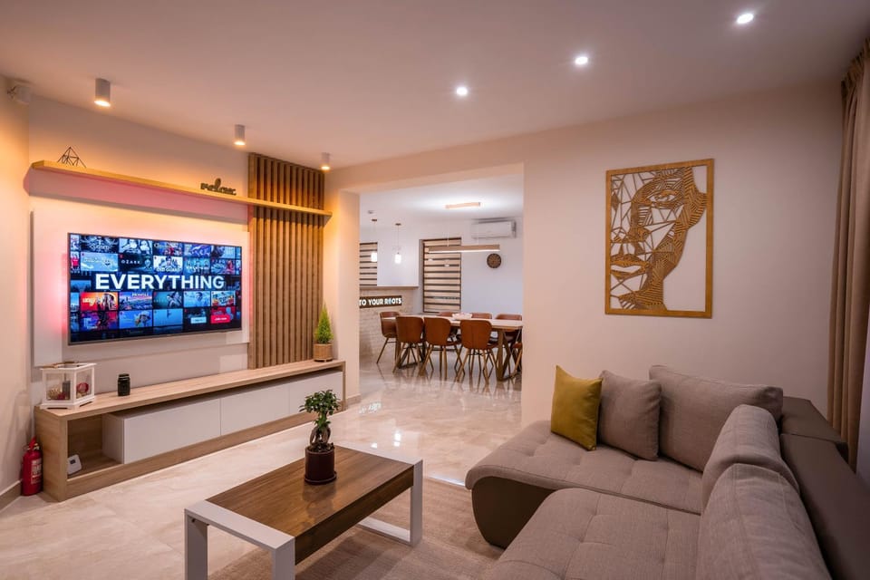 TV and multimedia, Living room, Dining area
