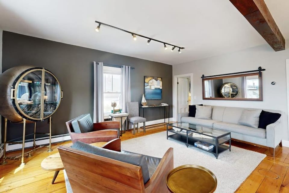 Living room, Decorative detail, Seating area