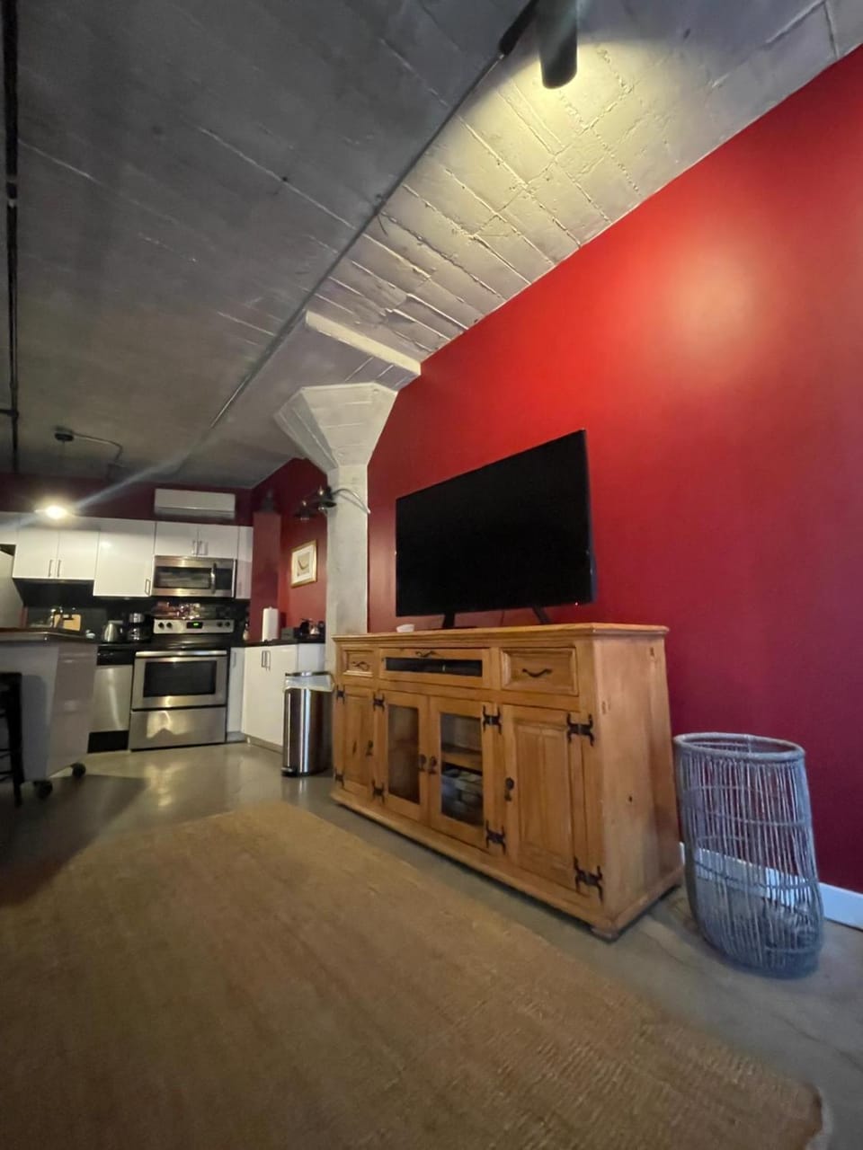 BO-BOU Suite Apartment in Hollywood
