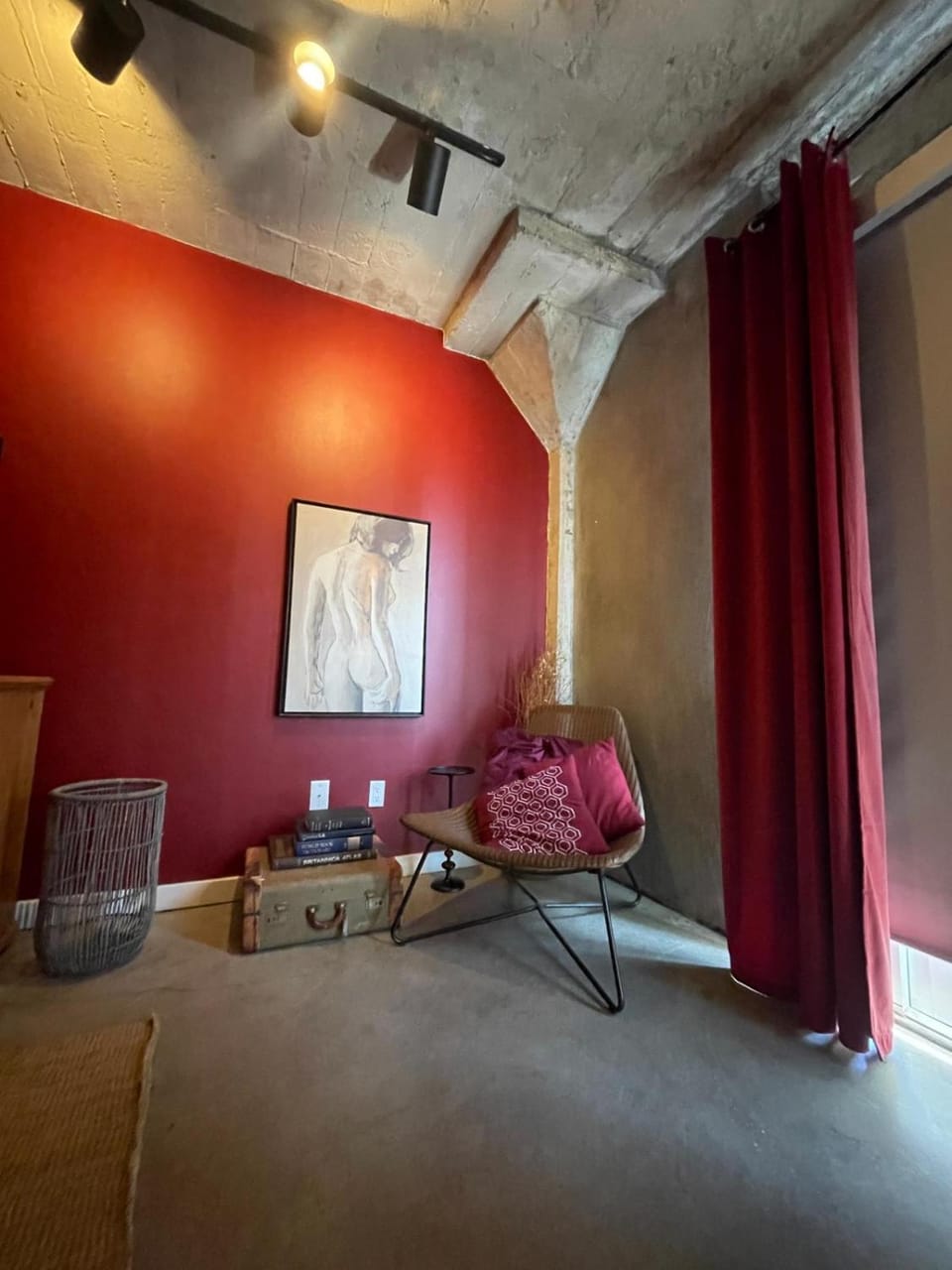BO-BOU Suite Apartment in Hollywood