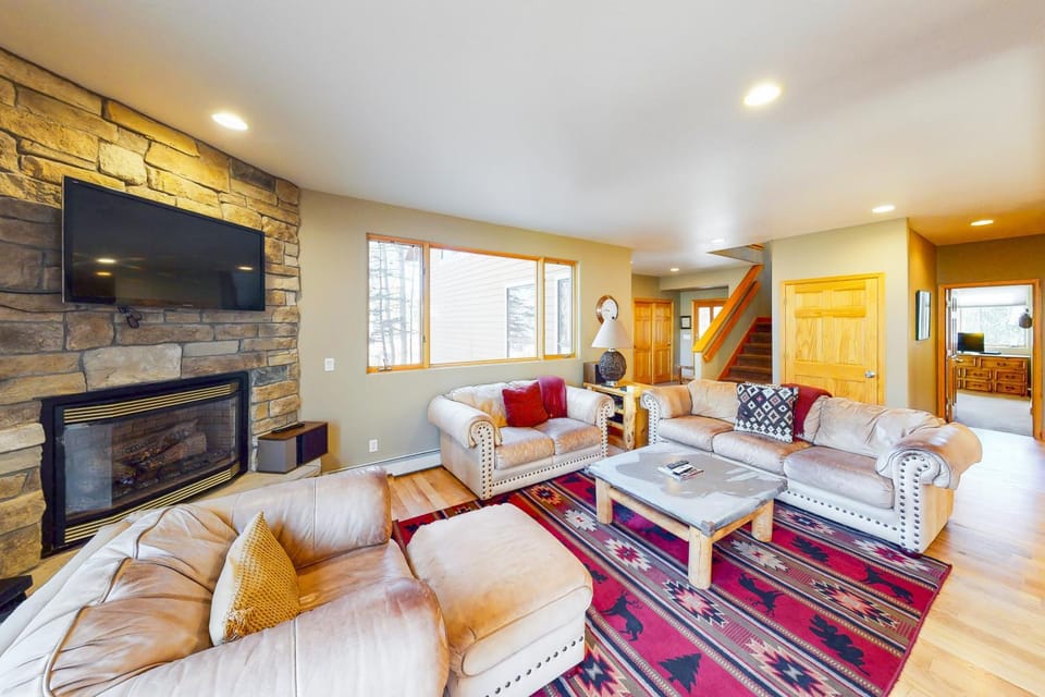 Western Wild Flower House in Frisco