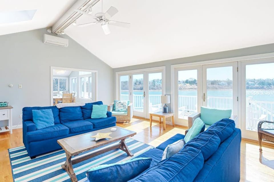 Island Bay Bungalow House in Orleans