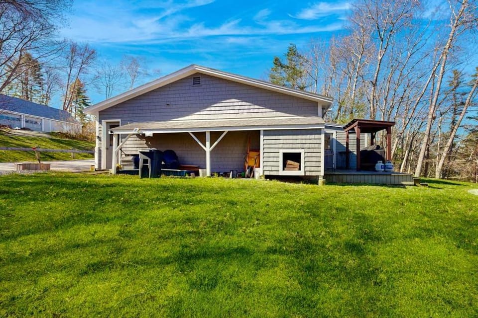Property building, Day