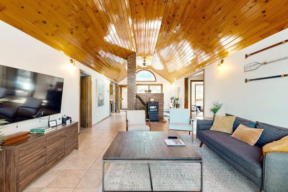 TV and multimedia, Living room, Seating area