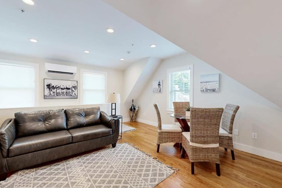 Oyster Beach Bungalow House in Chatham