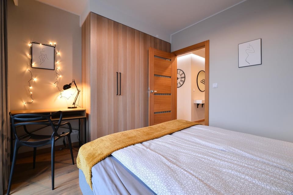 Bed, Photo of the whole room, Bedroom, wardrobe