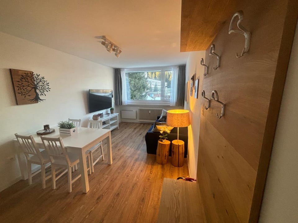 TV and multimedia, Living room, Dining area