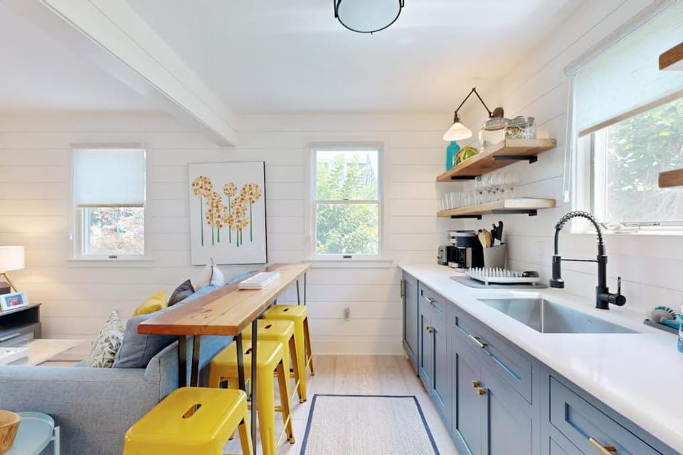 Long Pier Lodge House in Provincetown