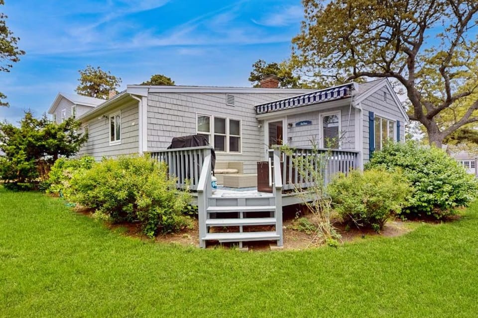 Cape Beach Bungalow House in Dennis Port