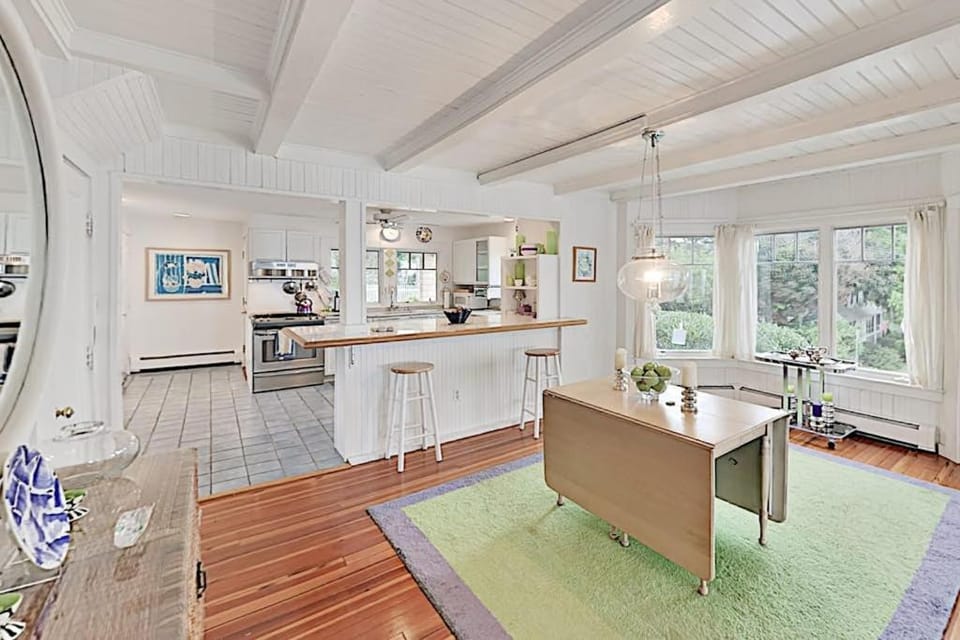 Buzzard Bay Retreat House in Sagamore Beach