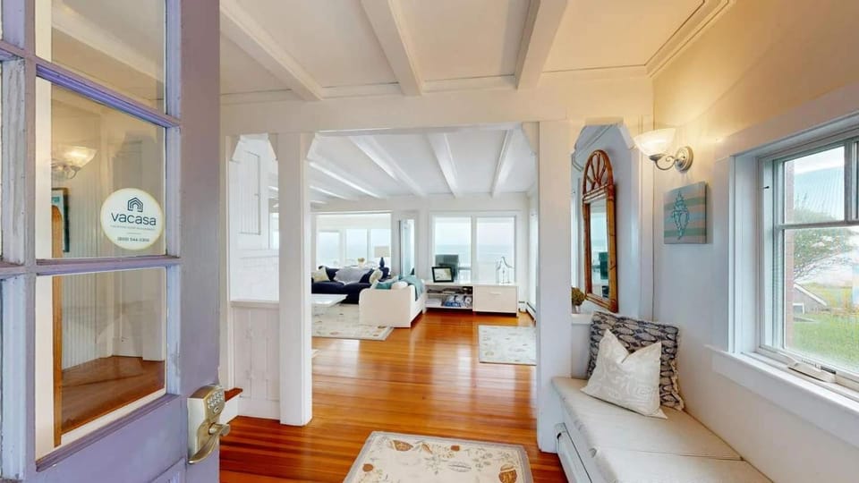 Sagamore Beach Retreat House in Sagamore Beach