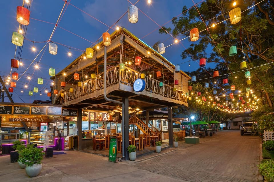 Restaurant/places to eat, Restaurant/places to eat, Facade/entrance
