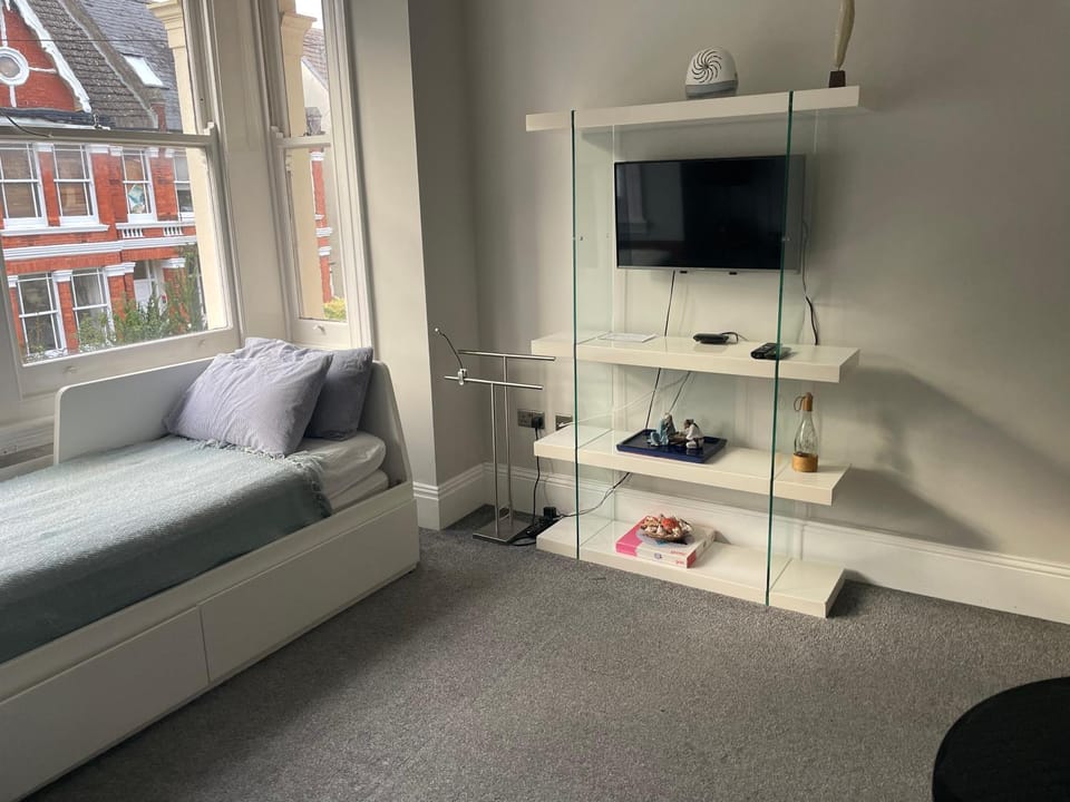 Lancaster Entire Studio Apartment in Hove