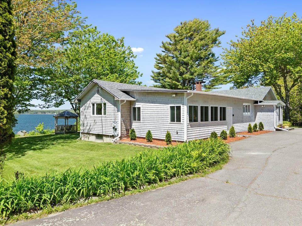 Property building, Day, Garden
