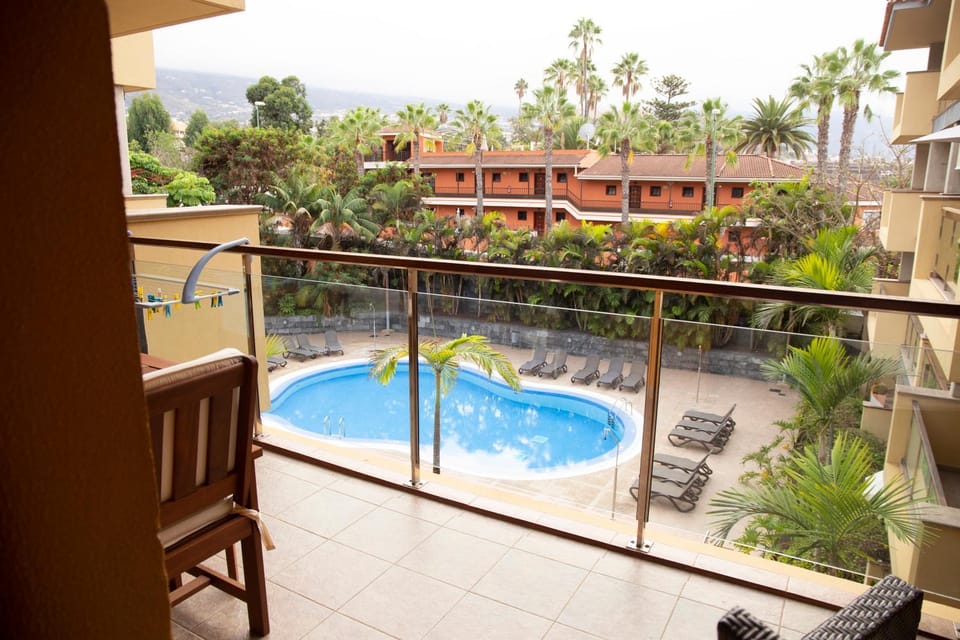 Day, Natural landscape, View (from property/room), Balcony/Terrace, Pool view, Swimming pool
