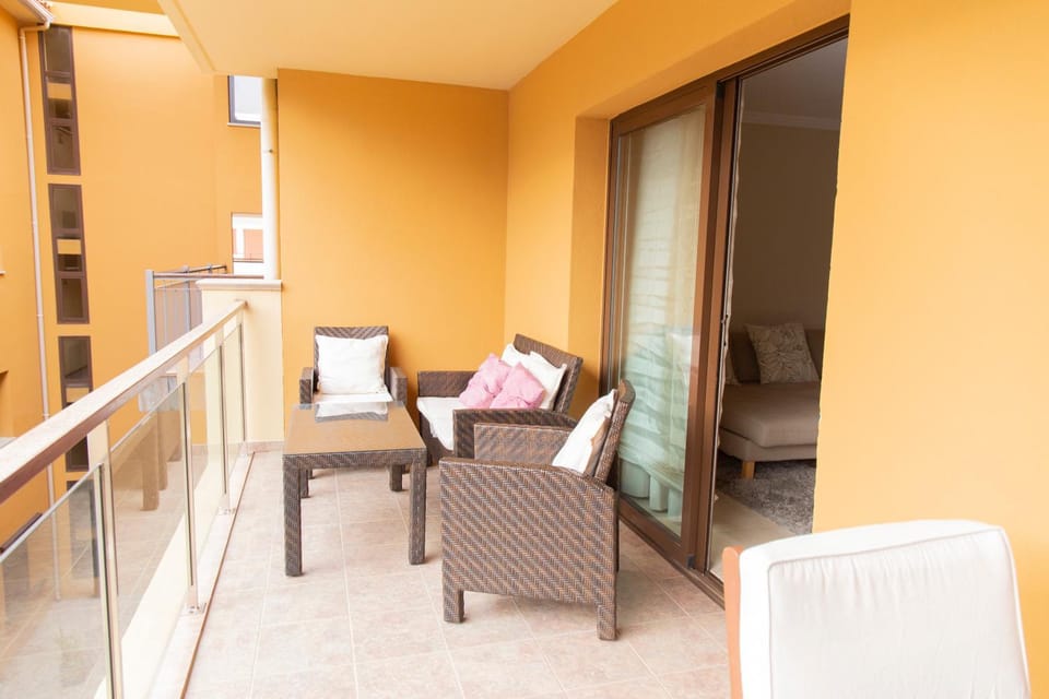 View (from property/room), Balcony/Terrace