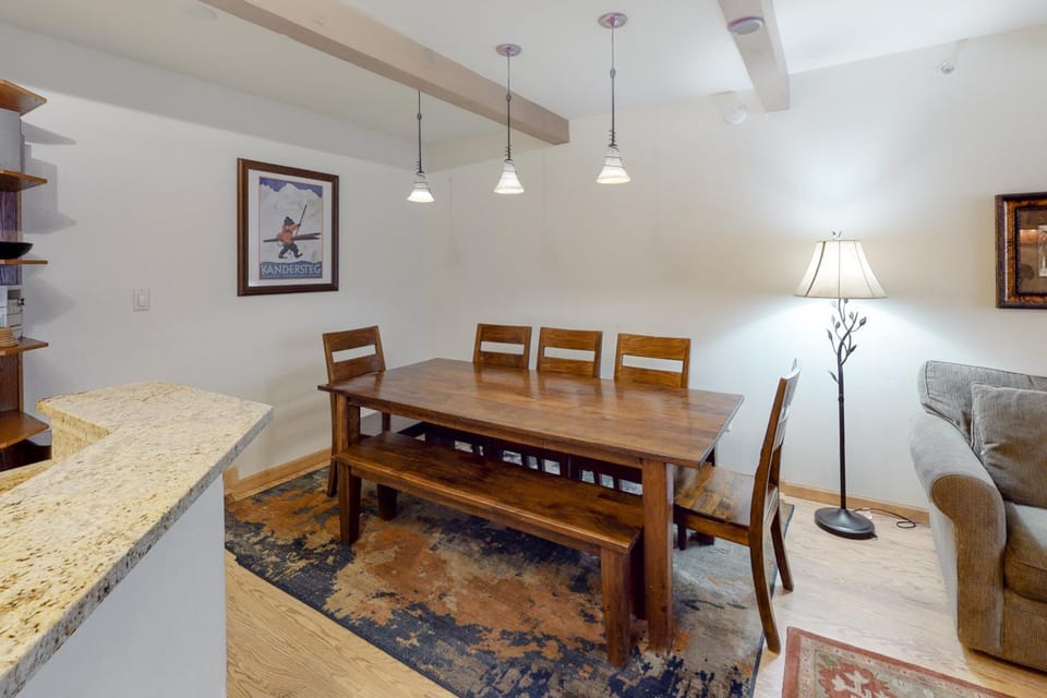 Snowmas Village K9 Apartment in Snowmass Village