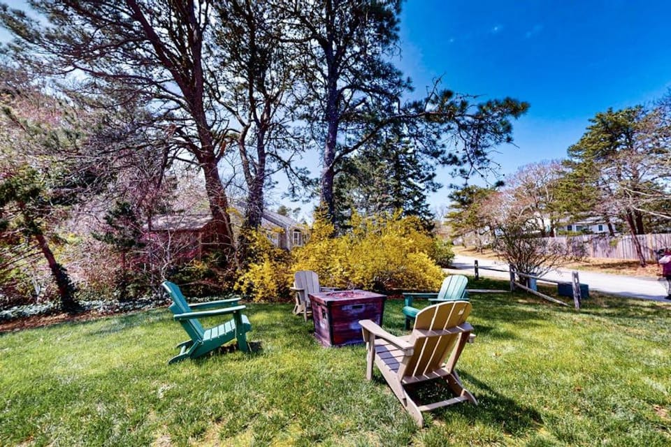 Hatches Creek Sanctuary House in North Eastham