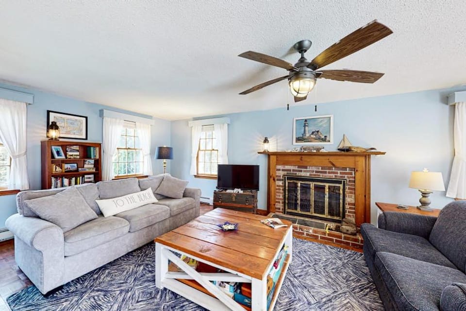 Hatches Creek Sanctuary House in North Eastham