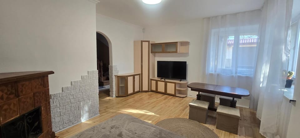 Communal lounge/ TV room, TV and multimedia, Living room