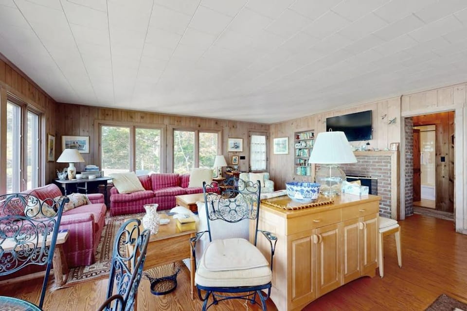 TV and multimedia, Living room, Seating area