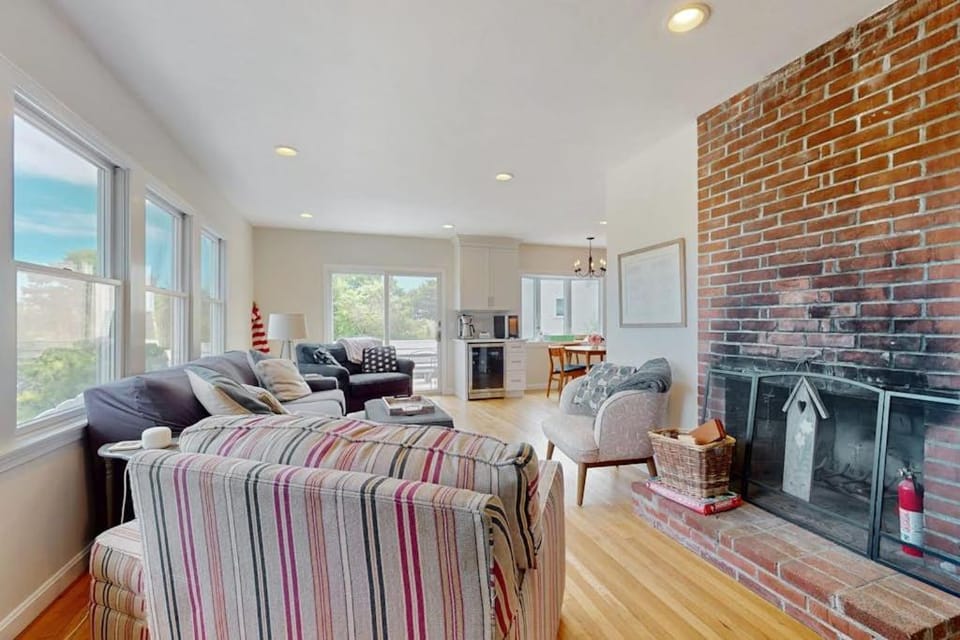 Harbor Point Cottage House in Wareham