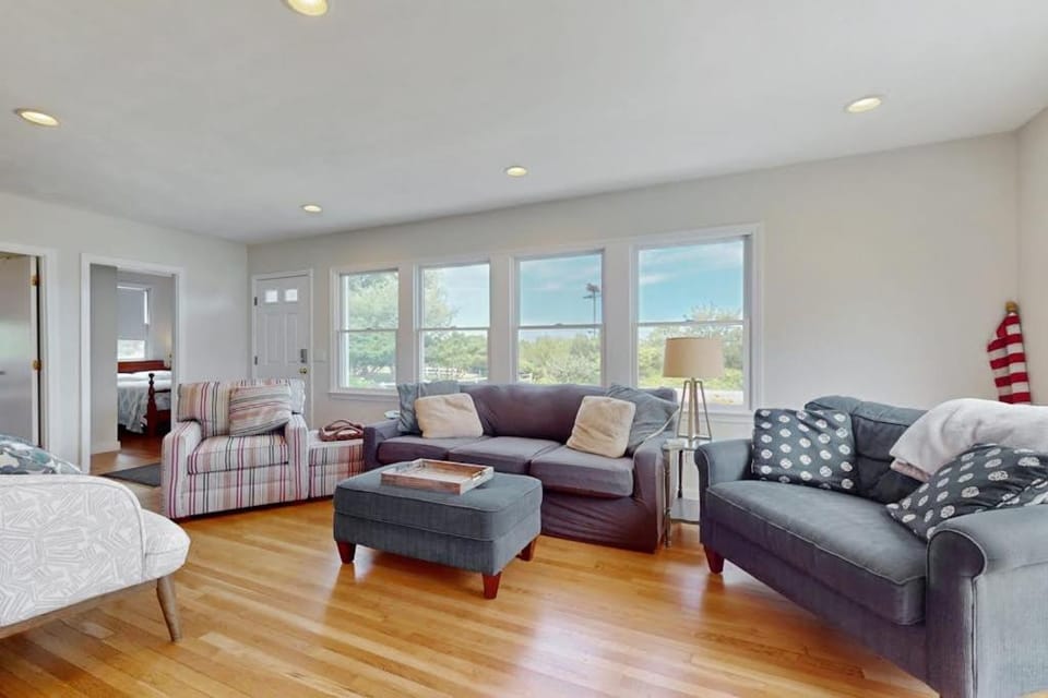 Harbor Point Cottage House in Wareham