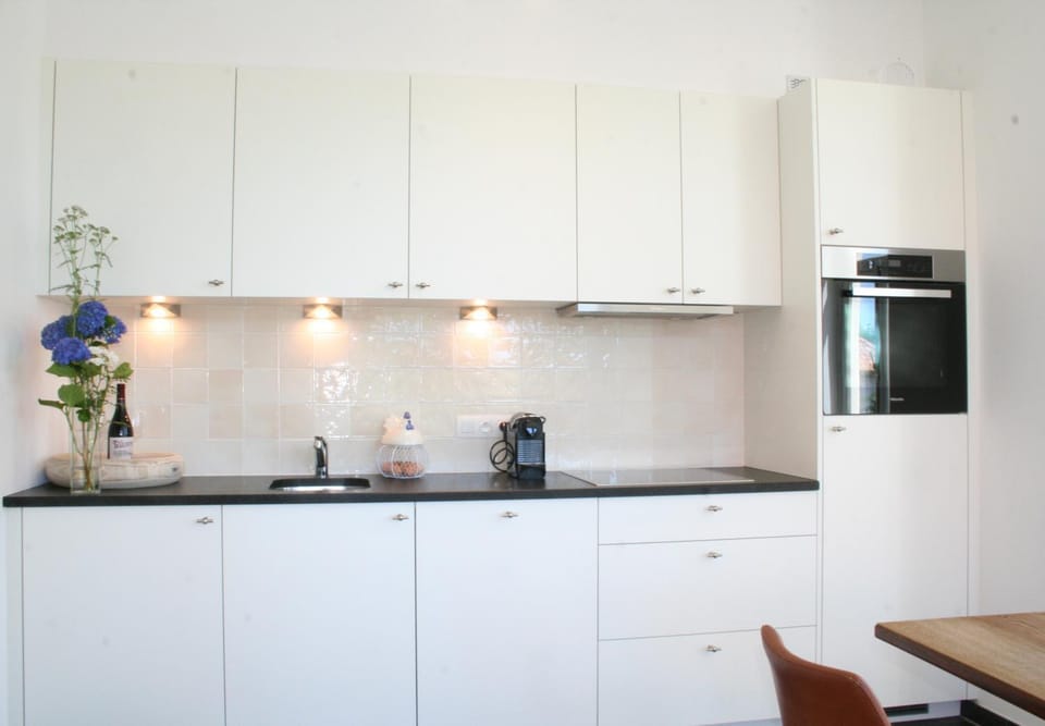 Property building, Kitchen or kitchenette, dishwasher, oven, stove