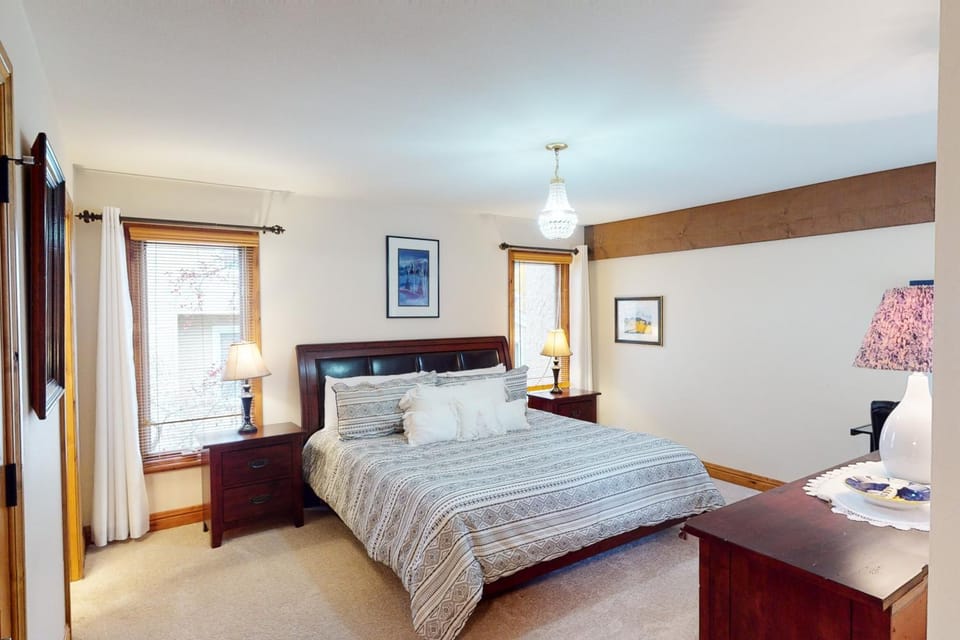 Avon Golf Getaway House in Eagle County