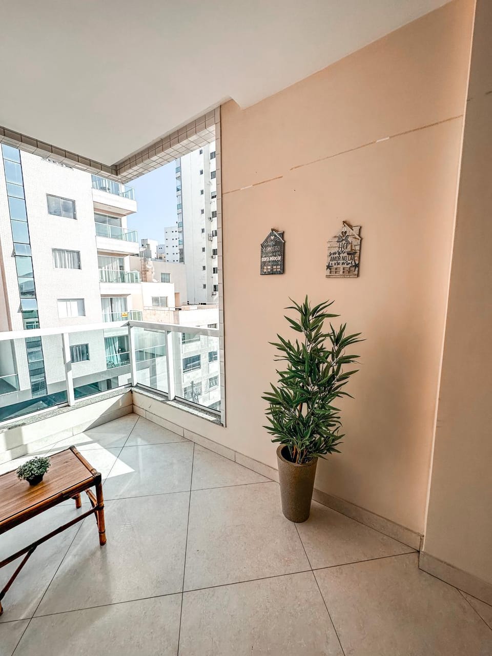 Apt na Praia do Morro,2 quadras do mar,com Garagem Apartment in Guarapari