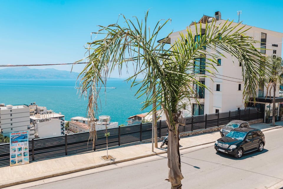 Property building, City view, Sea view, Street view, Location, Parking