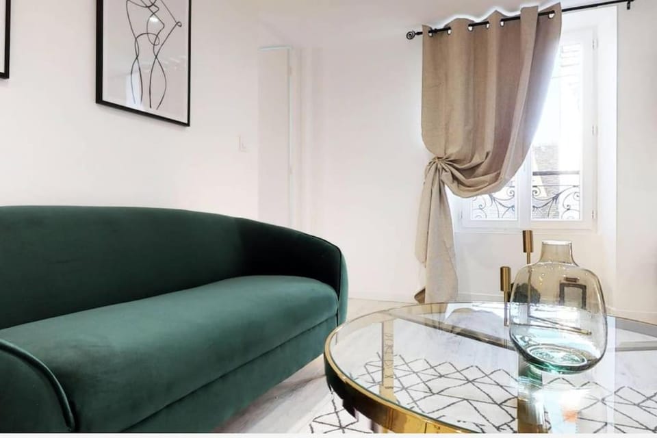 42m2 # Design # plein centre # BESTOFBLO # INSEAD Apartment in Fontainebleau