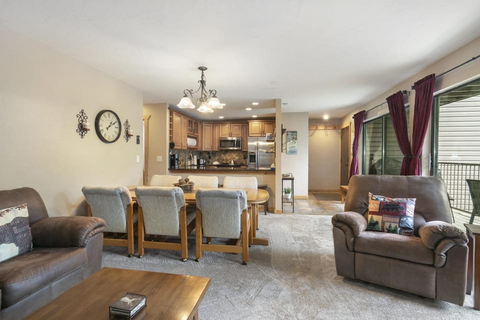 Kitchen or kitchenette, Living room, Dining area