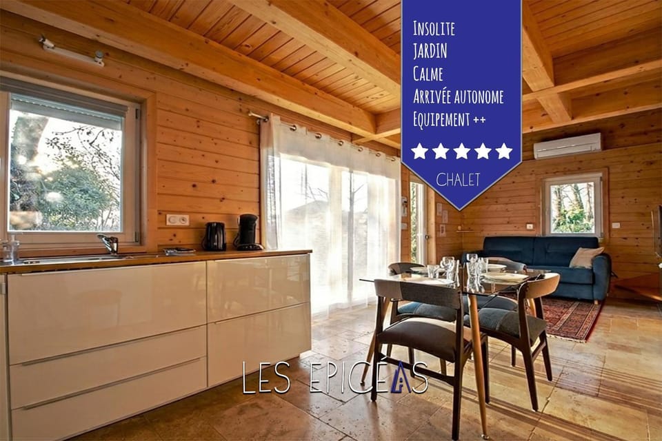 Seating area, Dining area, kitchen, air conditioner