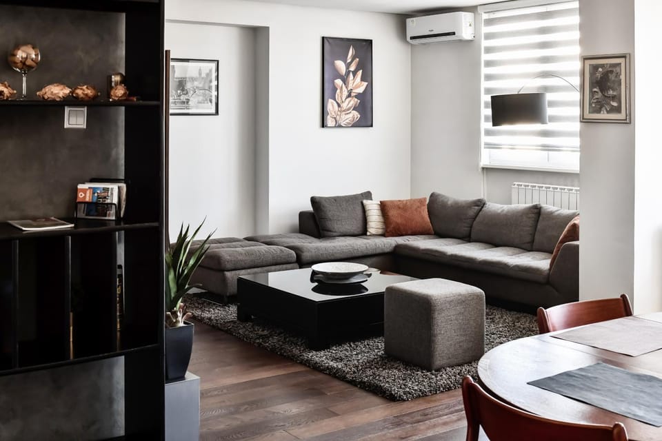 Living room, Seating area, air conditioner