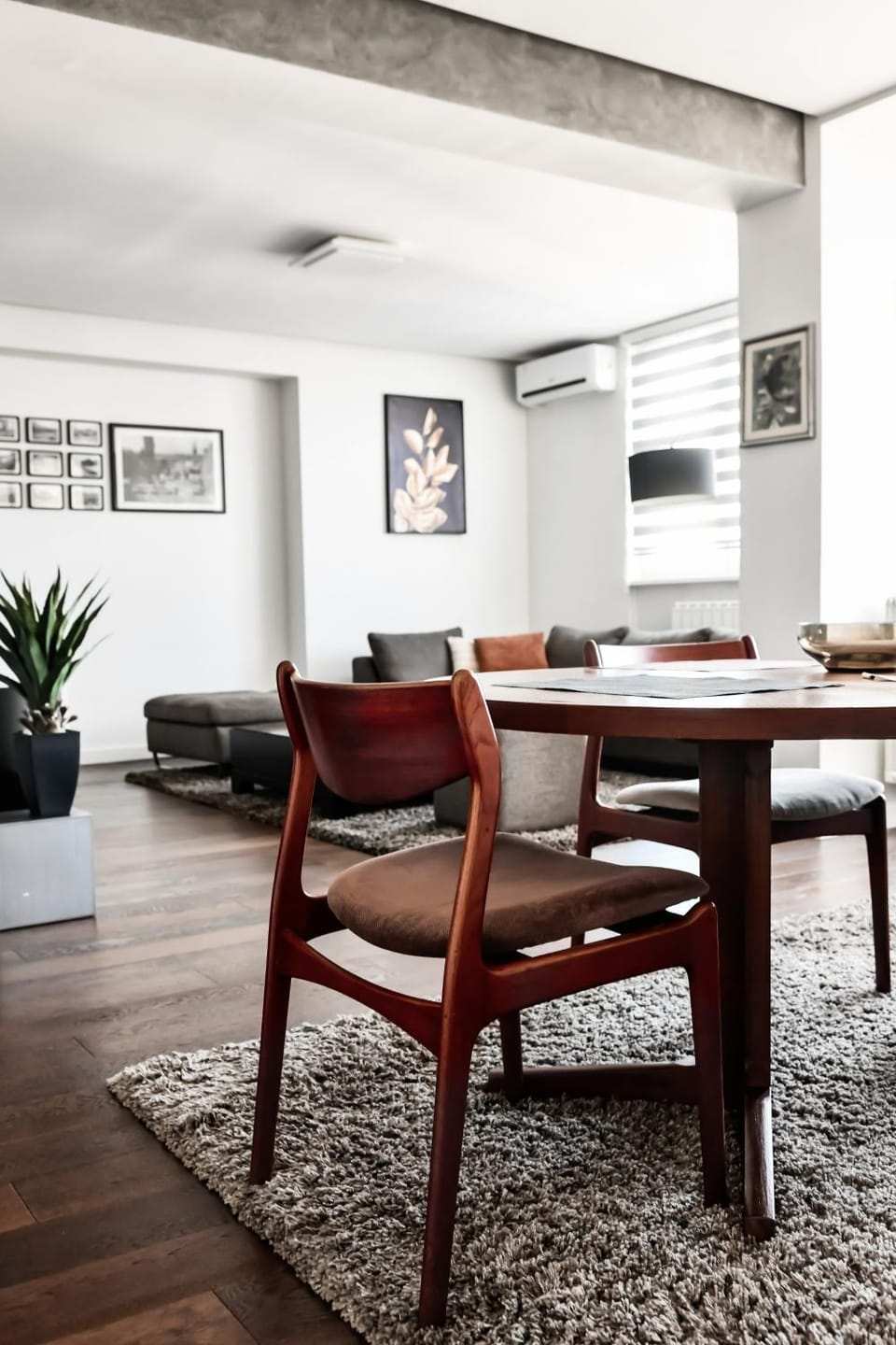 Living room, Dining area