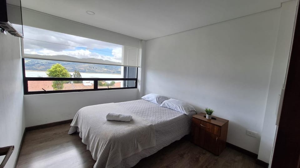 Bedroom, Garden view, Lake view